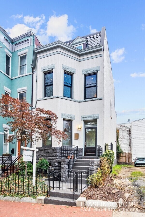 property at 1964 2nd St NW