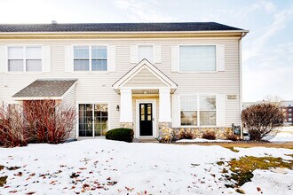 1968 Bluestem Ln in Shoreview, MN - Building Photo - Building Photo