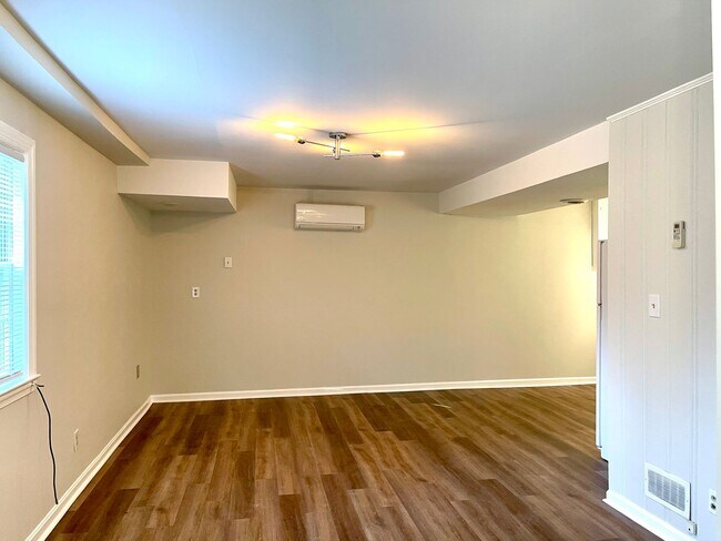 1640 Center Ave in Charlottesville, VA - Building Photo - Building Photo