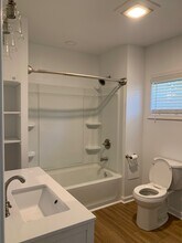324 Russell Ave, Unit Apt 1 in Williamsport, PA - Foto de edificio - Building Photo