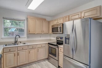 2077 Shadow Lake Dr in Gulf Breeze, FL - Building Photo - Building Photo