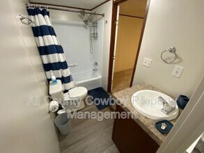 1272 W Lyons St in Laramie, WY - Building Photo - Building Photo