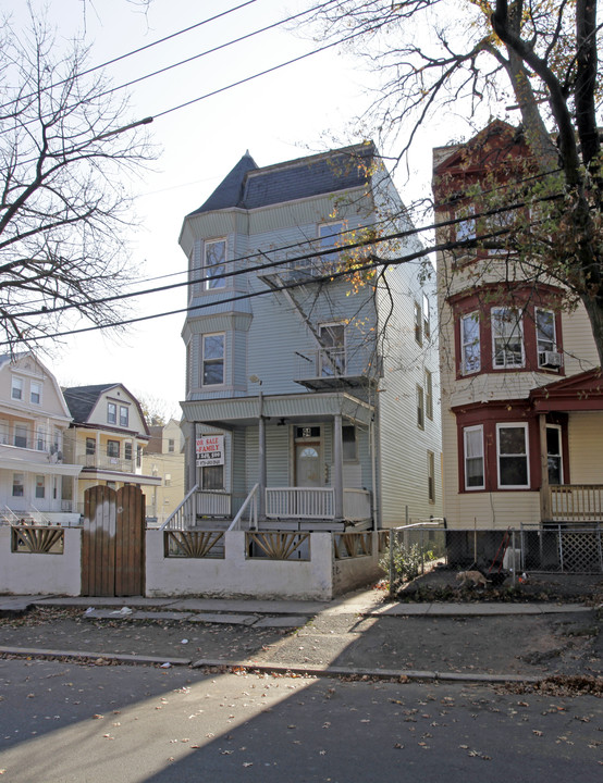 94 Hopkins Pl in Irvington, NJ - Building Photo