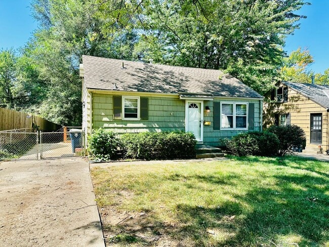 8146 Belleview Ave in Kansas City, MO - Building Photo - Building Photo