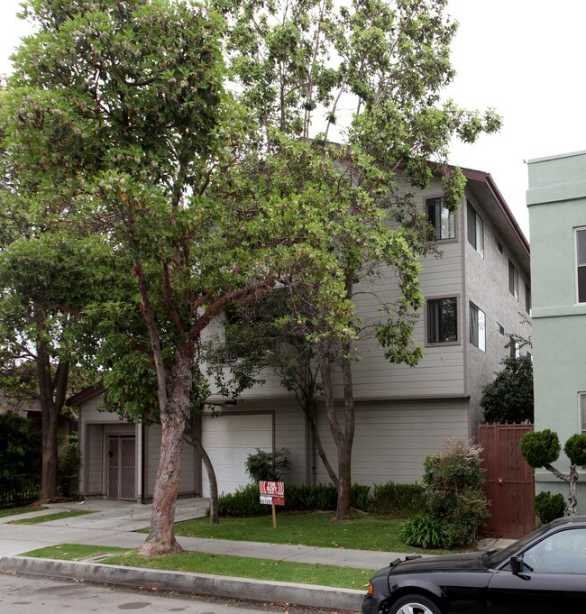 347 Cherry Ave in Long Beach, CA - Foto de edificio - Building Photo