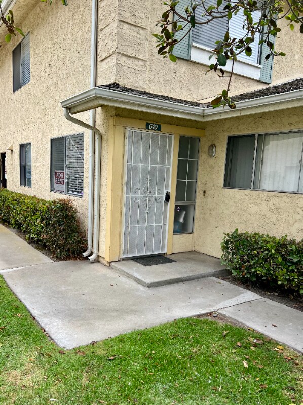 610 W Hemlock St in Port Hueneme, CA - Building Photo - Building Photo