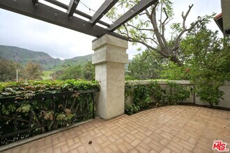 1486 Palisades Dr in Los Angeles, CA - Building Photo - Building Photo