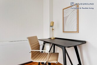 123 E 54th St in New York, NY - Foto de edificio - Building Photo