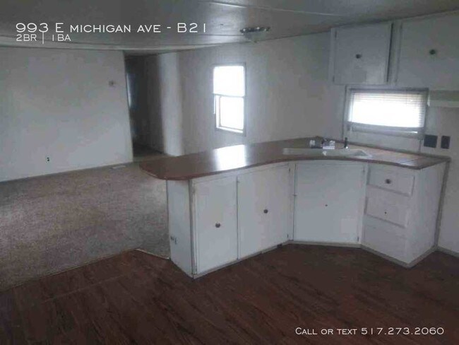 993 E Michigan Ave-Unit -B21 in Battle Creek, MI - Building Photo - Building Photo