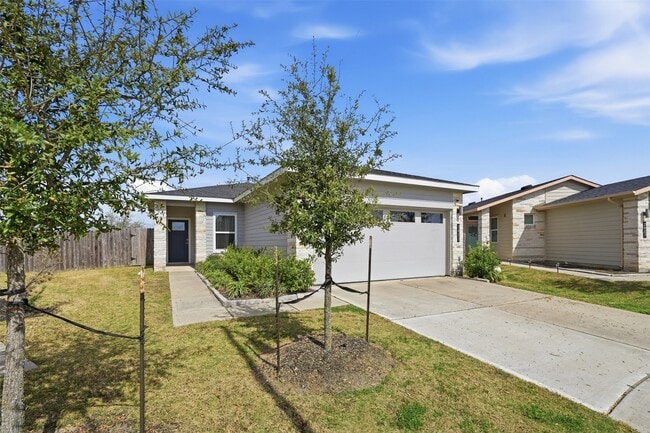 property at 2803 Chancery Summit Ct