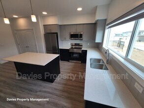 9647 Colak Link SW in Edmonton, AB - Building Photo - Building Photo