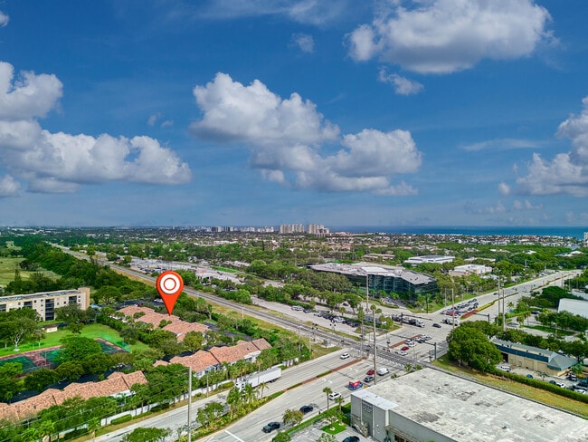 5121 Sabal Gardens Ln