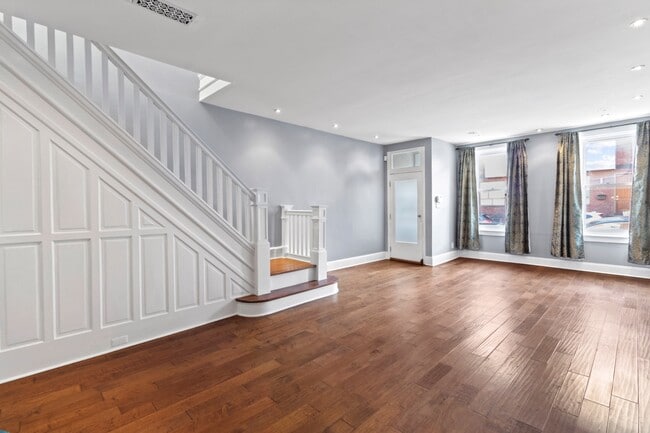 2443 E Cumberland St in Philadelphia, PA - Building Photo - Building Photo