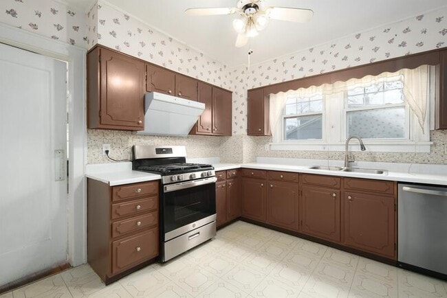 property at 1016 Washington Ave