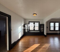 991 Smith Ave S in West St. Paul, MN - Building Photo - Building Photo