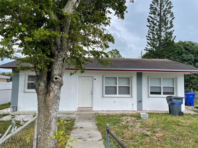 6108 Cresthaven Ct in Hollywood, FL - Foto de edificio - Building Photo