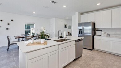 149 Adventure Ave in Davenport, FL - Building Photo - Building Photo