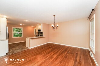 2437 Grapevine Cir in Stow, OH - Foto de edificio - Building Photo