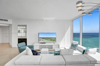 4779 Collins Ave in Miami Beach, FL - Building Photo - Building Photo