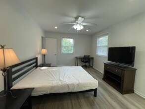 4199 University Dr in Fairfax, VA - Building Photo - Building Photo