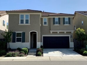 5325 Elderdown Way in Sacramento, CA - Building Photo - Building Photo