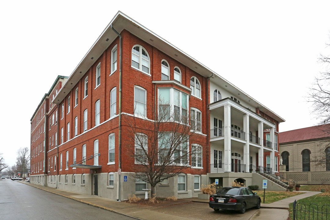 St Edward Court in New Albany, IN - Building Photo