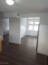 2435 Shirley Rd, Unit 2 in Youngstown, OH - Building Photo - Building Photo