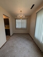 729 11th Ave, Unit 725 in Sibley, IA - Building Photo - Building Photo