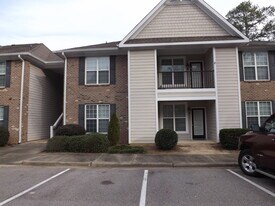 212 Fountainhead Ln, Unit 103 in Fayetteville, NC - Building Photo