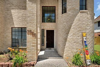3555 Ashfield Dr in Houston, TX - Building Photo - Building Photo
