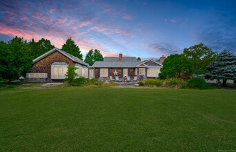 558 N Roast Meat Hill Rd in Killingworth, CT - Building Photo - Building Photo