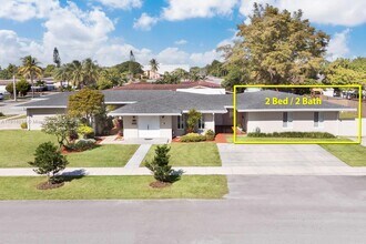 7875 SW 12th St in Miami, FL - Building Photo - Building Photo