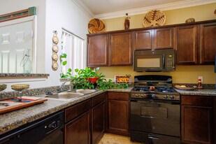 The Aspens in Albuquerque, NM - Building Photo