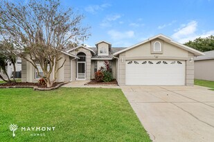 8437 Yearling Ln in New Port Richey, FL - Building Photo