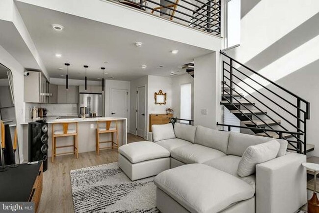 property at 2605 E Boston St