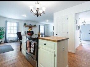 139 Stonefence Rd in Naugatuck, CT - Building Photo - Building Photo
