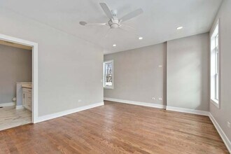 4714 S Calumet Ave, Unit 2 in Chicago, IL - Building Photo - Building Photo