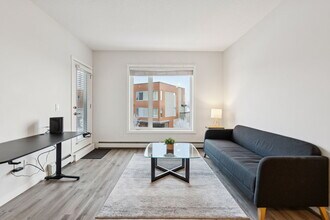 71 Shawnee Cmn SW in Calgary, AB - Building Photo - Building Photo