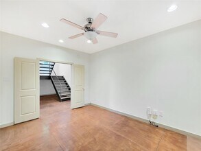 321 E 20th St in Houston, TX - Building Photo - Building Photo