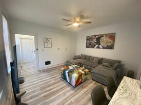 1854 Hewitt Ave in Cincinnati, OH - Building Photo