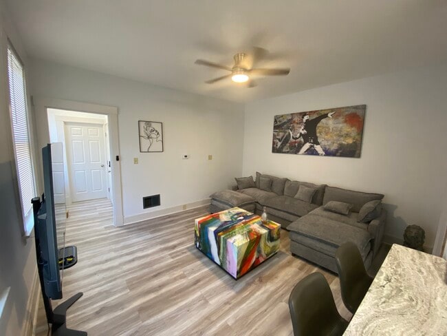 property at 1854 Hewitt Ave