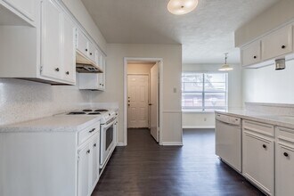 928 Cable St in Conroe, TX - Building Photo - Building Photo