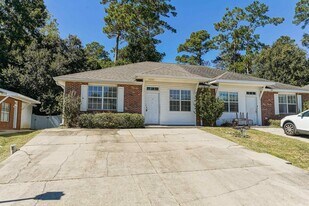 1692 Corey Wood Cir in Tallahassee, FL - Building Photo