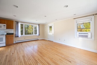 92 Clapboard Ridge Rd in Danbury, CT - Building Photo - Building Photo