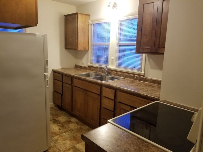 1516 Irvine Ave NW in Bemidji, MN - Building Photo - Building Photo