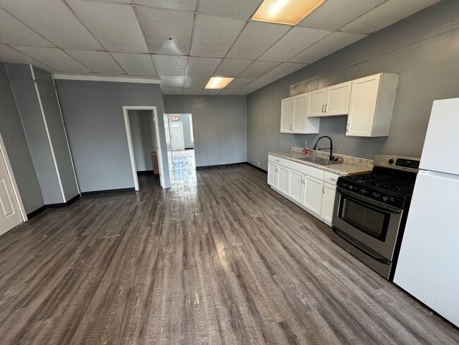 105 W Emeline St in Milford, IN - Building Photo - Building Photo