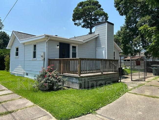 property at 1212 E Chester St