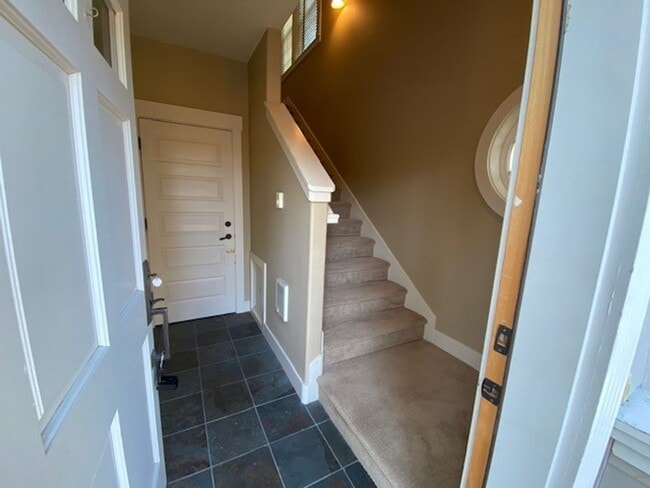 2209 NW High Lakes Loop in Bend, OR - Building Photo - Building Photo