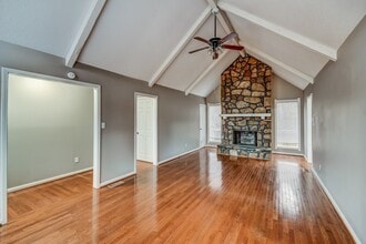 375 Ridgewood Dr in Remlap, AL - Foto de edificio - Building Photo