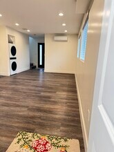 225 W Imperial Hwy, Unit 3 in Los Angeles, CA - Building Photo - Building Photo